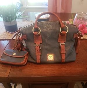 Dooney and Bourke peeble leather purse